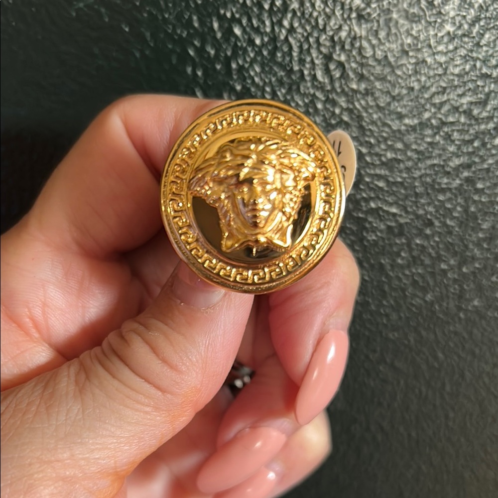 Gold Medallion medusa, great for the Renaissance Festival or any outing